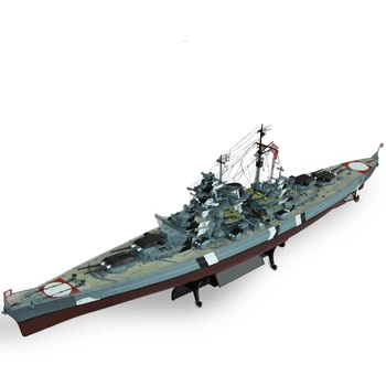 Колекция от модели на военен боен кораб в събирането на 1/350, че симулира немски боен кораб 